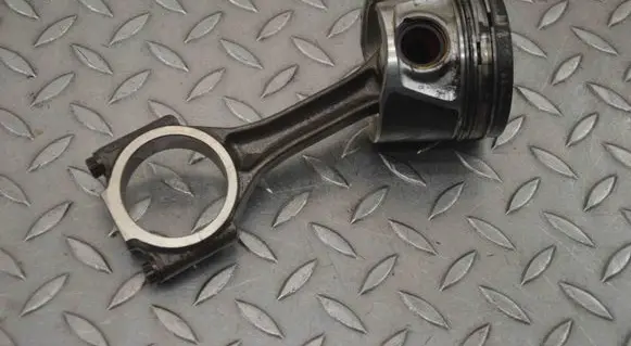 Dodge Caliber Piston 038J BHS