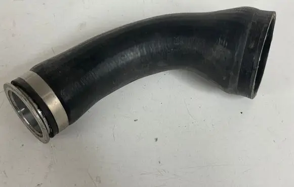 BMW 7 F01 F02 F03 F04 Intercooler hose/pipe 7575408