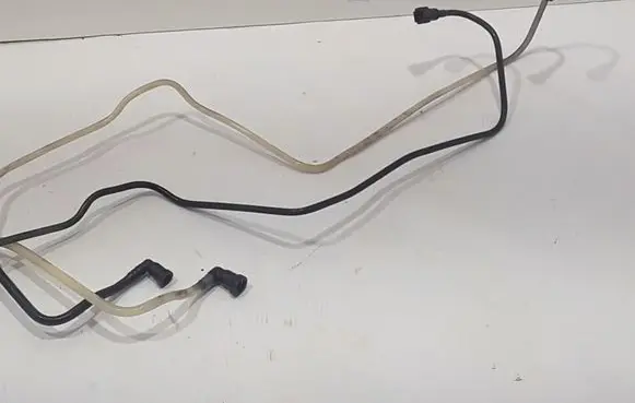 Fuel injector supply line/pipe
