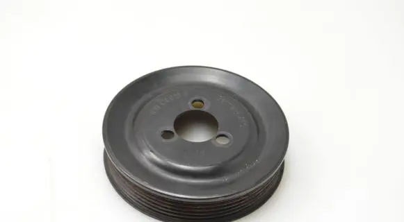 Volkswagen Golf VI Water pump pulley 03D121028B