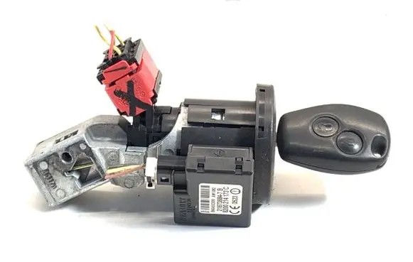 Renault Clio III Ignition lock 8200214173