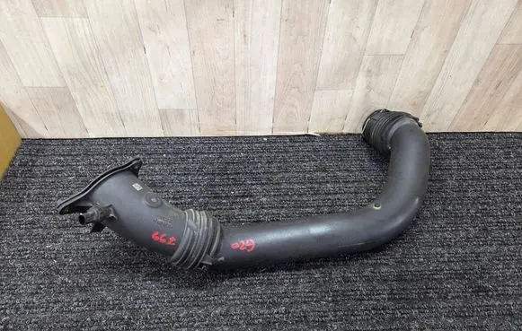 BMW 3 G20 G21 Turbo air intake inlet pipe/hose 8601683