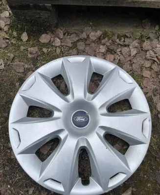 Ford Focus R16 wheel hub/cap/trim AM511000BA FDT3371011