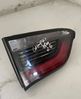 Tailgate rear/tail lights