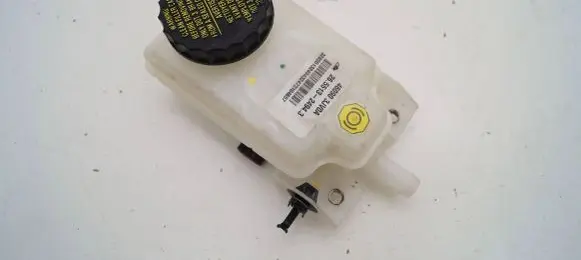 Nissan Pathfinder R52 Brake fluid reservoir 460903JV0A