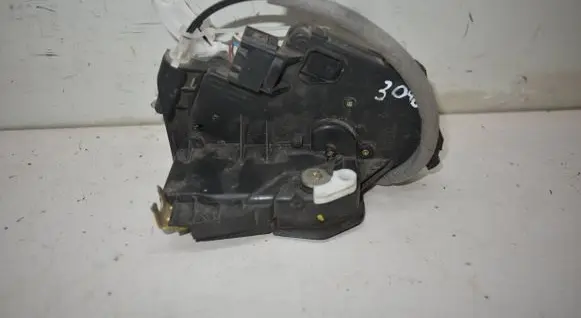 BMW 3 E46 Rear door lock HTL245