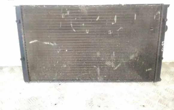 Volkswagen Golf III Coolant radiator 1h0121253ae