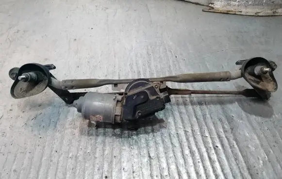 Dodge Caliber Front wiper linkage 