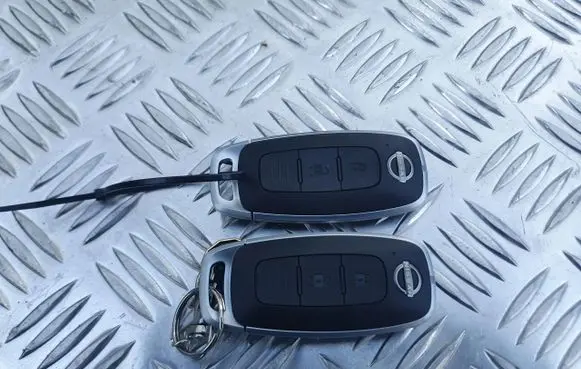 Nissan Juke II F16 Ignition key/card S180146106