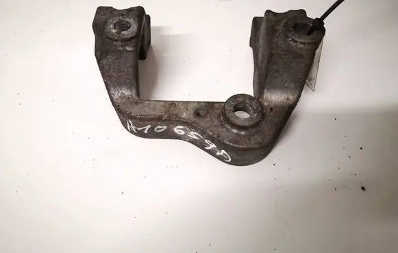 Ford Focus C-MAX Engine mounting bracket