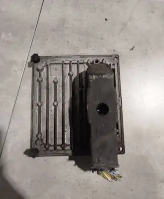 Ford Focus Engine control unit/module 6S6112A650GD S120977313