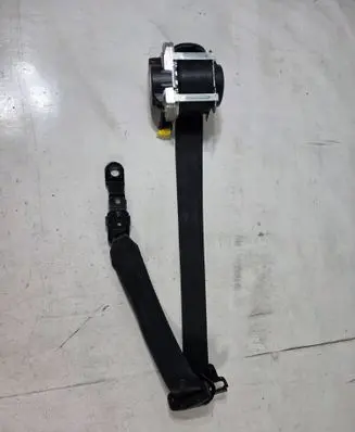 Volvo V40 Front seatbelt 619857300 010L0000 0589