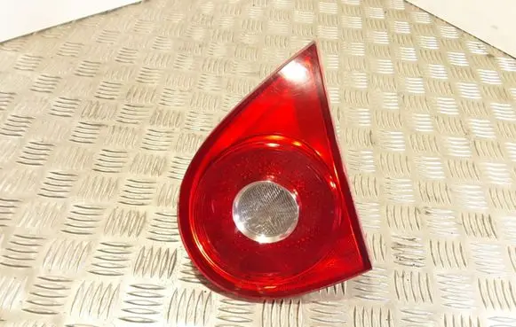 Tailgate rear/tail lights