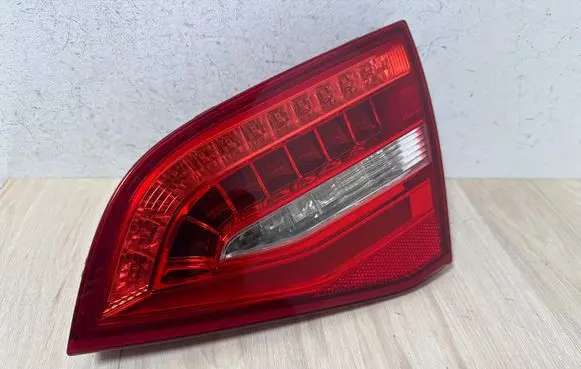 Audi A4 S4 B8 8K Tailgate rear/tail lights 8K9945094E