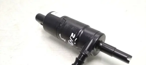 Volkswagen Touareg I Headlight washer pump 3B0955681