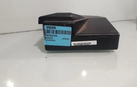 Volvo V70 Sound amplifier 30752259