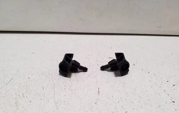 Nissan Navara D23 Windshield washer spray nozzle 