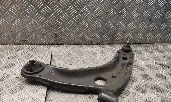 Toyota Yaris Front lower control arm/wishbone