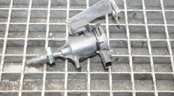 Mercedes-Benz GLA W156 Turbo solenoid valve A0014760532