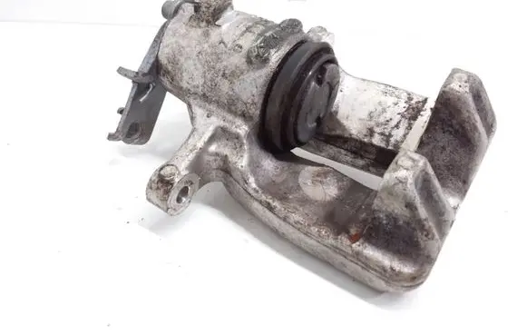 Opel Insignia A Rear brake caliper