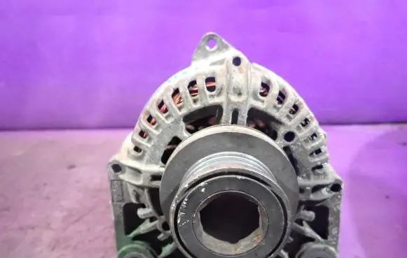 Renault Megane II Generator/alternator 8200667603