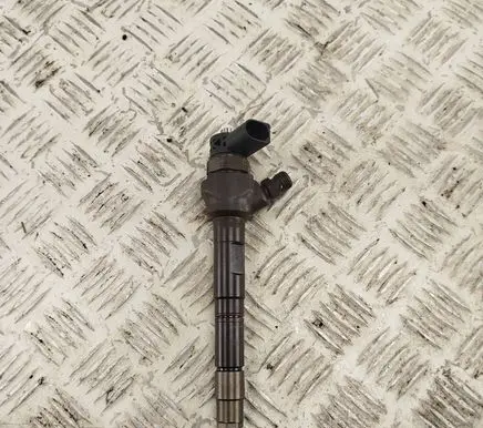 Audi A4 S4 B8 8K Fuel injector 03L130277J