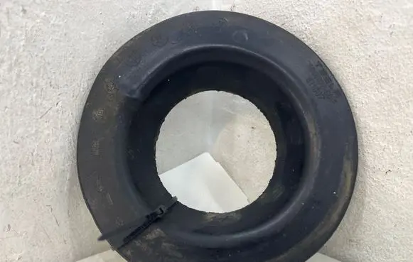 Tesla Model 3 Rear coil spring rubber mount 104447500F