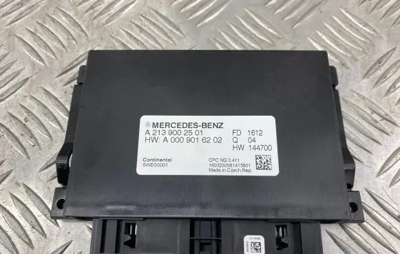 Mercedes-Benz E W213 Gearbox control unit/module A2139002501 5WE00001