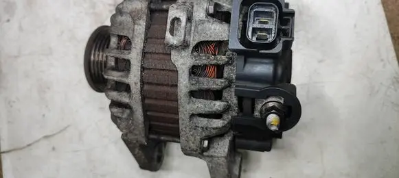 KIA Ceed Generator/alternator 373002B101 2655447