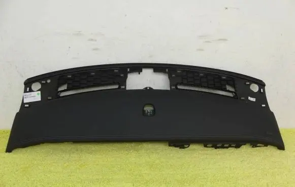Mercedes-Benz Vito Viano W447 Radio/GPS head unit trim 4476809004 4476808904