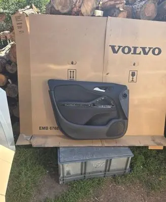 Opel Zafira C Front door card panel trim 13388775