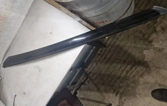 Citroen C4 I Picasso Windshield trim 9654505577