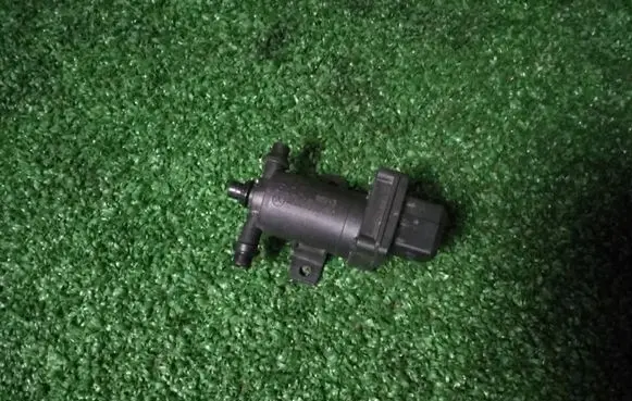 Mercedes-Benz C W202 Turbo solenoid valve A2028000178