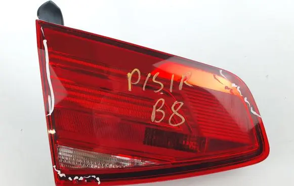 Volkswagen PASSAT B8 Tailgate rear/tail lights