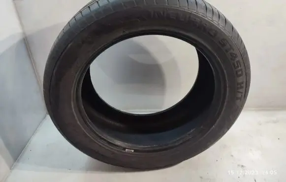 Volkswagen Touareg II R19 summer tire 