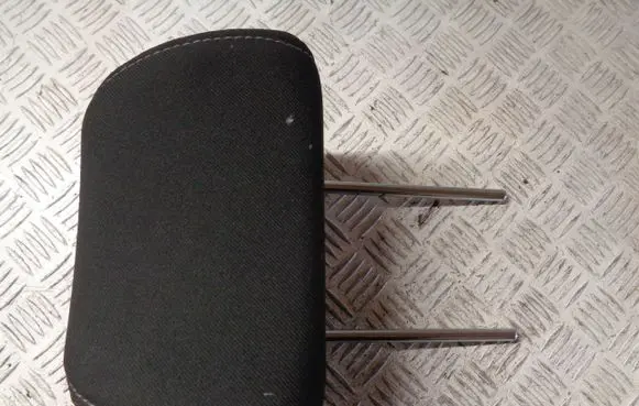 Hyundai i30 Rear seat headrest 
