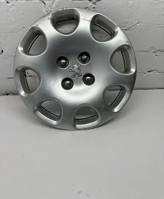 Peugeot 307 R15 wheel hub/cap/trim 9637540880