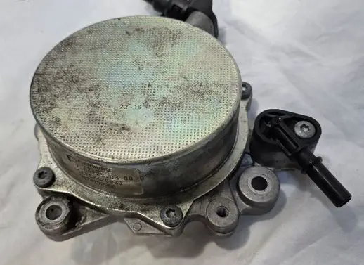 Ford Kuga II Vacuum pump 9674192280