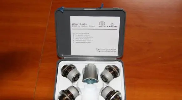 Toyota Land Cruiser J250 Anti-theft wheel nuts and lock PW45600021