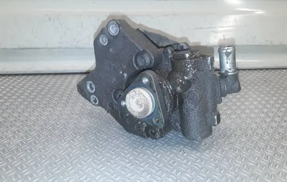 Land Rover Freelander Power steering pump 