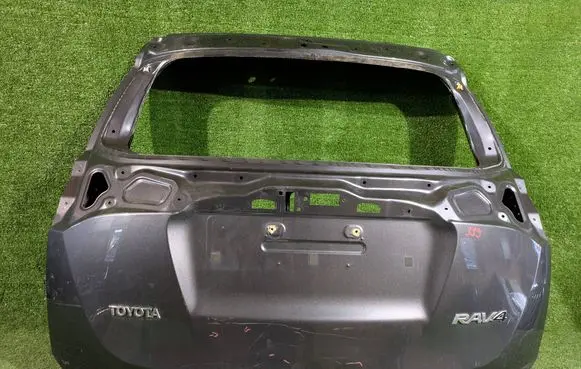 Toyota RAV 4 (XA40) Truck tailgate