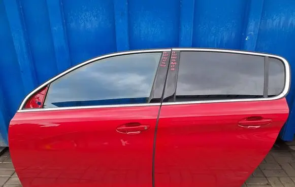 Peugeot 308 Front door