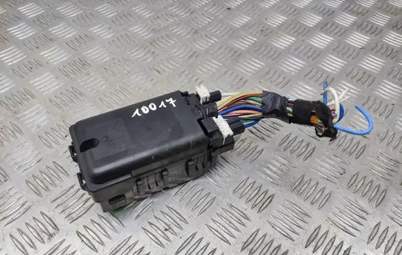 Peugeot 508 Fuse module 9665492689