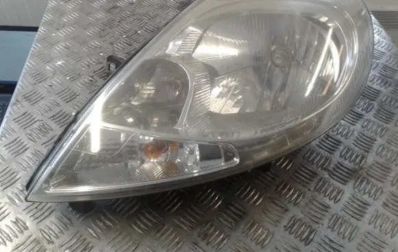 Renault Trafic II (X83) Headlight/headlamp 8200701363