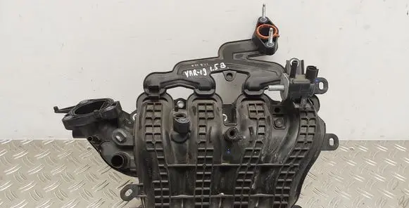 Toyota Yaris Intake manifold 1711247060 1711347020