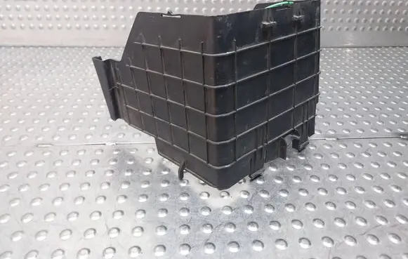 Audi A3 S3 8P Battery box tray S26380390 3C0915335