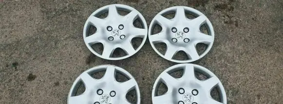 Peugeot 308 R15 wheel hub/cap/trim 9661956180