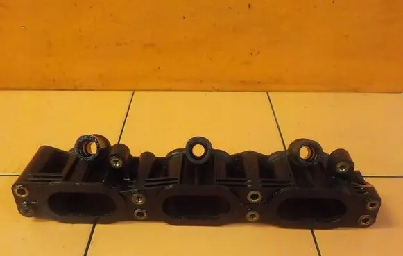 Ford Maverick Intake manifold YF1E9K461BG SSACY