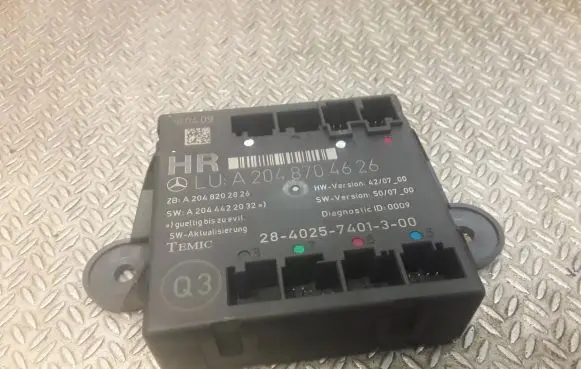 Mercedes-Benz C W204 Door control unit/module 2048704626 A2048704626