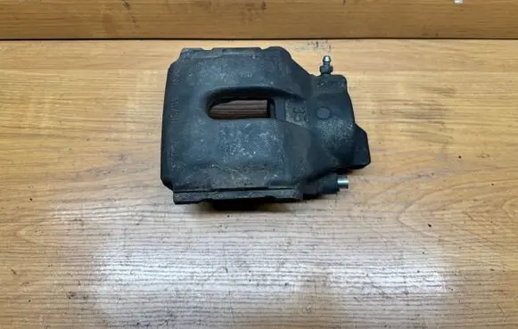 BMW 5 E39 Front brake caliper Bmw6030 34116773131